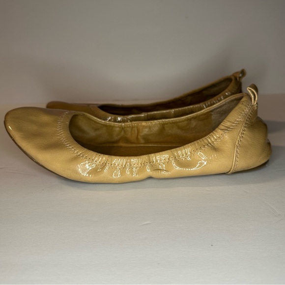 Lucky Brand Ballet Flats Women’s Size 8.5 Beige Vegan Patent Leather - Picture 6 of 11